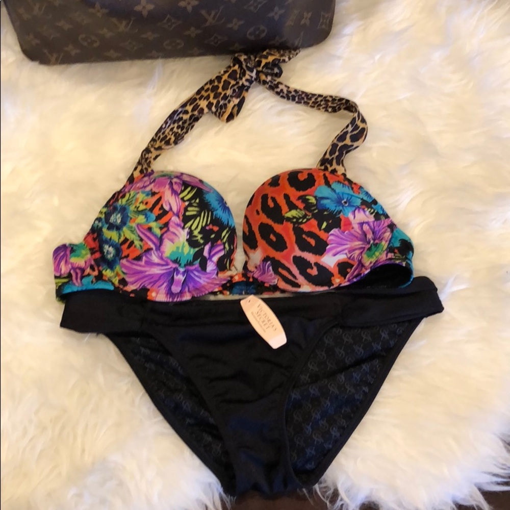 Victoria’s Secret bikini set - Picture 2 of 5